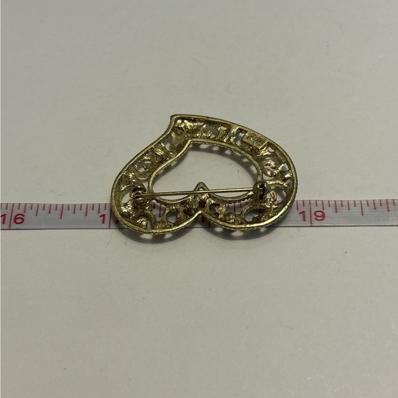 🛍️ 3 for $25 🛍️ Vintage FAF Gold Tone Crystal Filigree Heart Brooch 1-7/8” - Picture 5 of 5